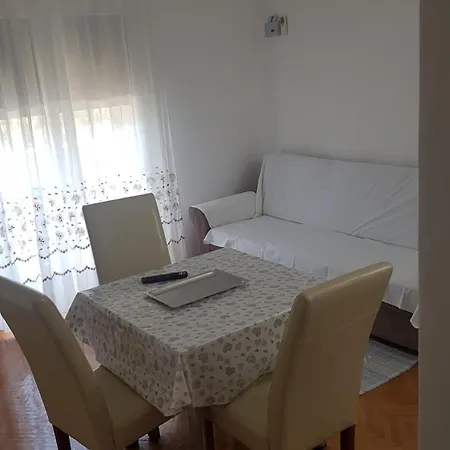 Diridonda アパート