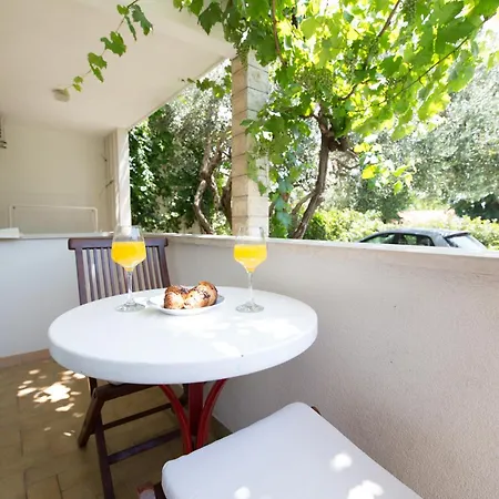 アパート Diridonda オミシュ