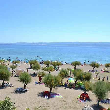 Diridonda アパート オミシュ