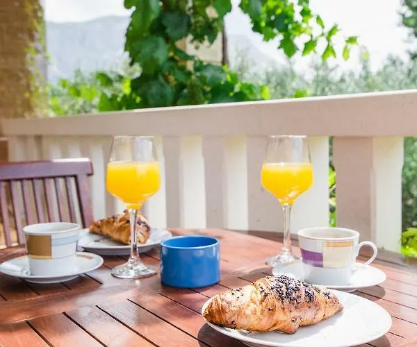 Апартаменты Diridonda Омиш